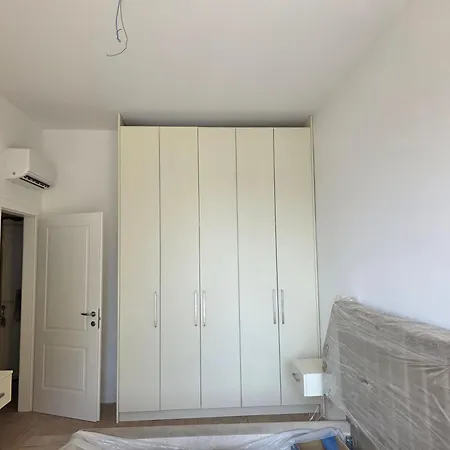 Square 21 Apartment